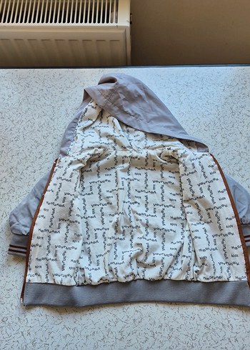 Kahverengi Kapüşonlu Erkek Çocuk Mont - Görsel 2