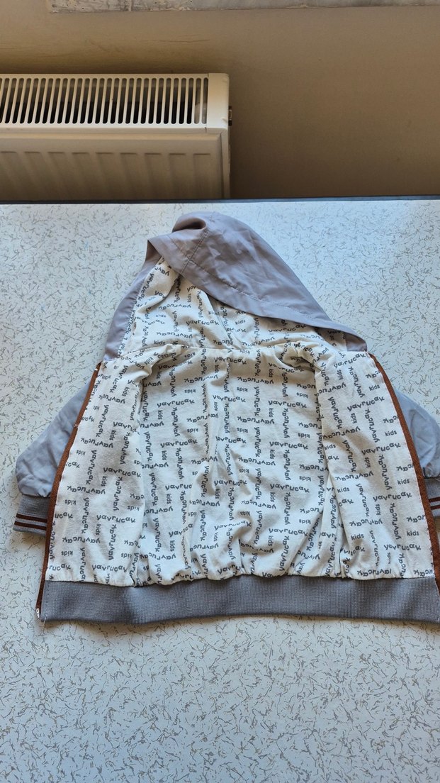 Kahverengi Kapüşonlu Erkek Çocuk Mont - Görsel 2