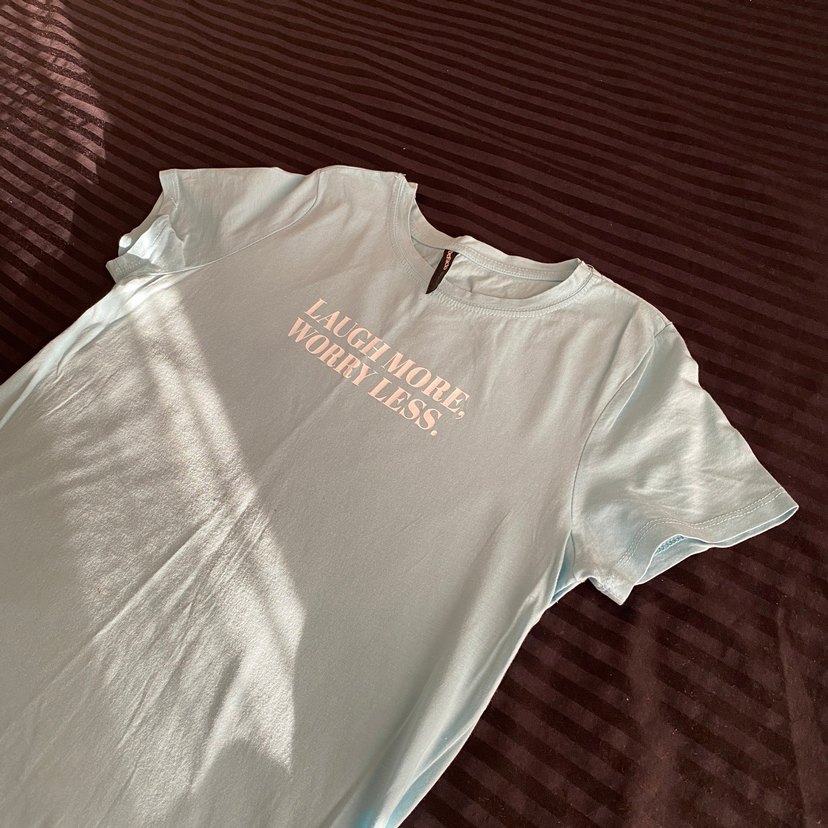 Gri Baskılı Kadın Tişört - Görsel 3