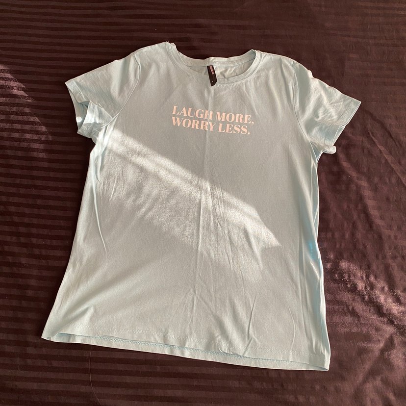 Gri Baskılı Kadın Tişört - Görsel 2