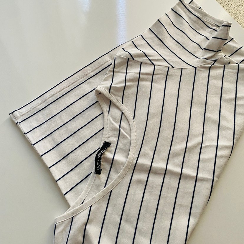 Kadın Beyaz Çizgili Kısa Kollu Tişört - Görsel 3