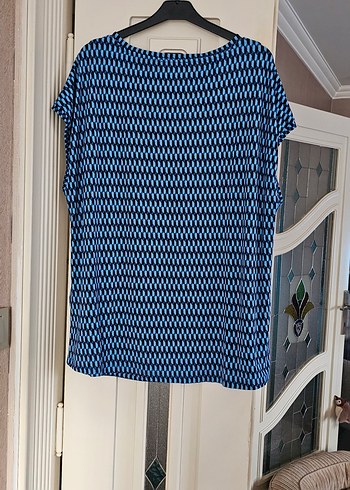 Desenli Mavi V Yaka Kısa Kollu Bluz - Görsel 2