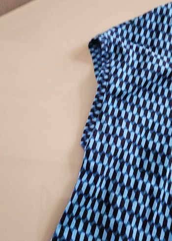 Desenli Mavi V Yaka Kısa Kollu Bluz - Görsel 9