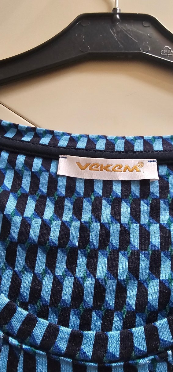 Desenli Mavi V Yaka Kısa Kollu Bluz - Görsel 4