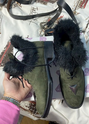 Kürk Detaylı Haki Süet Kadın Bot - Görsel 3