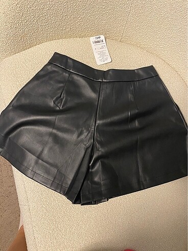 Pileli Suni Deri Şort - Görsel 5