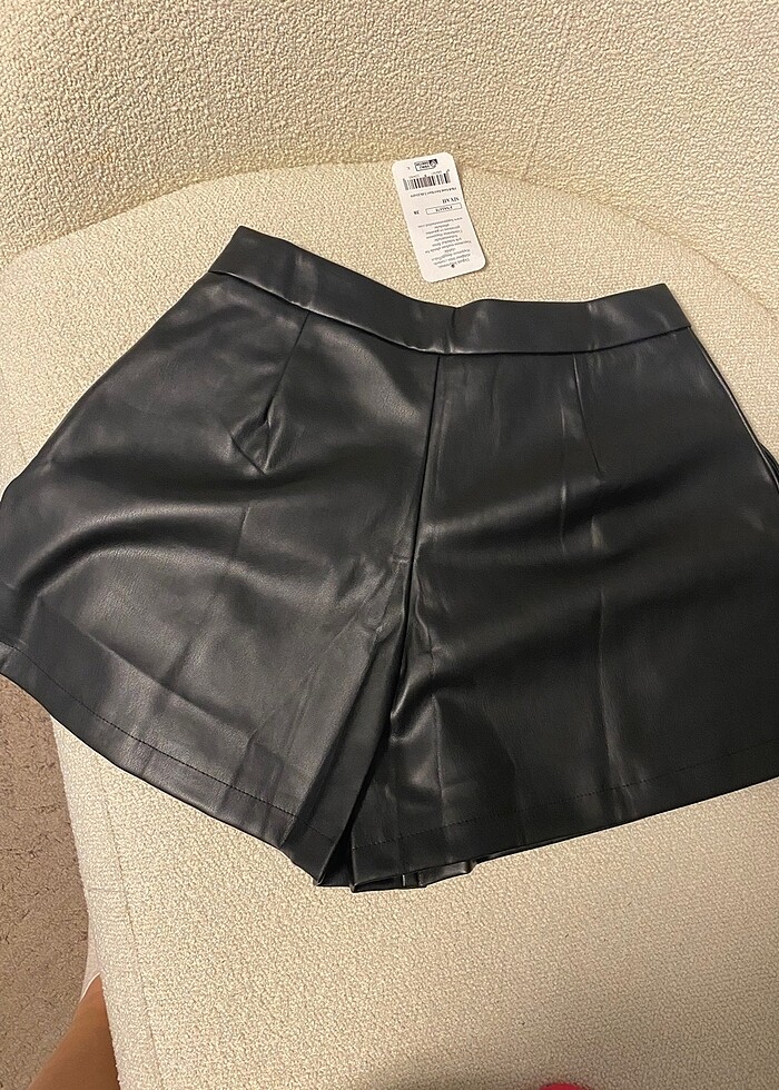 Pileli Suni Deri Şort - Görsel 5