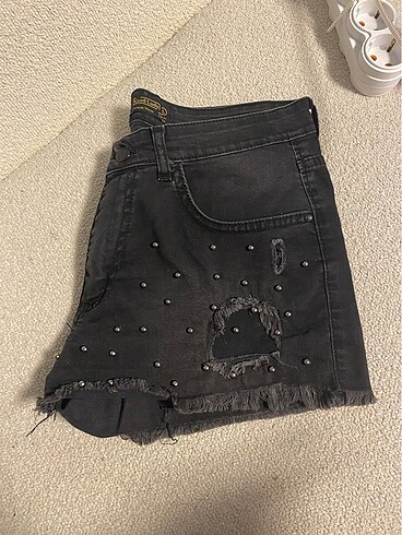 l Beden İşleme Detaylı Denim Şort