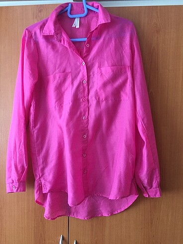 Pembe gömlek