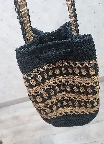 Zara Kağıt iple örülmüş büzgülü çanta sıfır ürün..