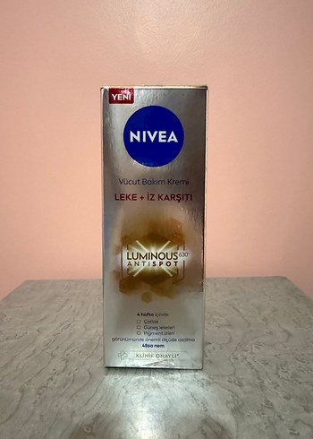 Nivea Luminous Vücut Kremi - Anti-Pigment ve Çatlak - Görsel 3