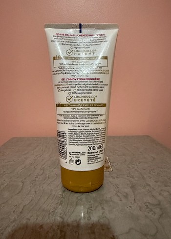 Nivea Luminous Vücut Kremi - Anti-Pigment ve Çatlak - Görsel 2