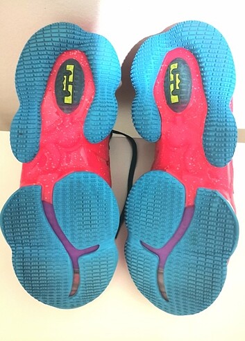 41 Beden kırmızı Renk Nike Lebron 19