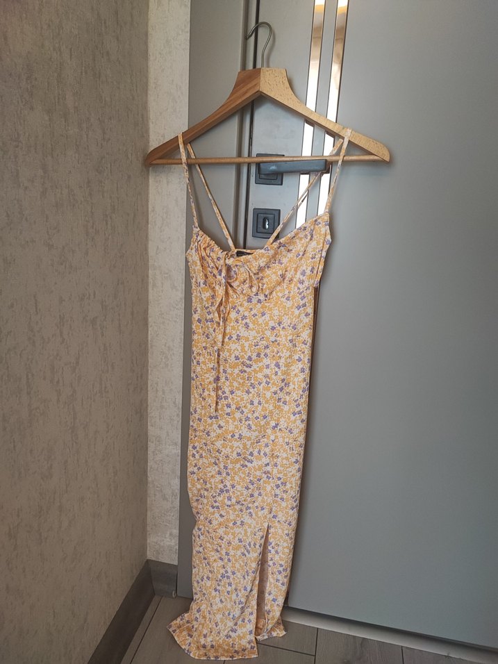 Askılı, uzun bej bershka elbise - Görsel 2