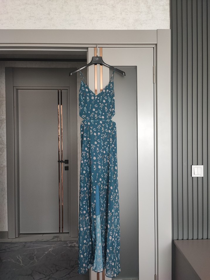 Uzun Askılı Mavi Elbise - Görsel 3