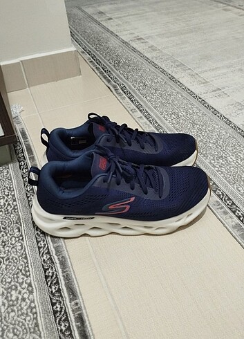 Skechers