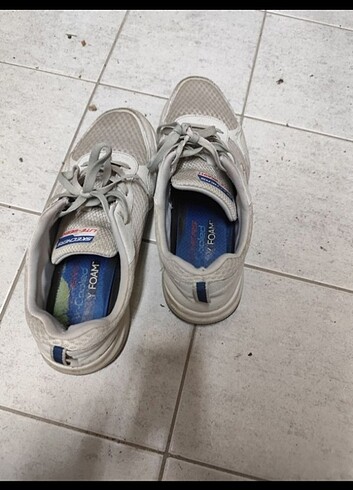 Skechers