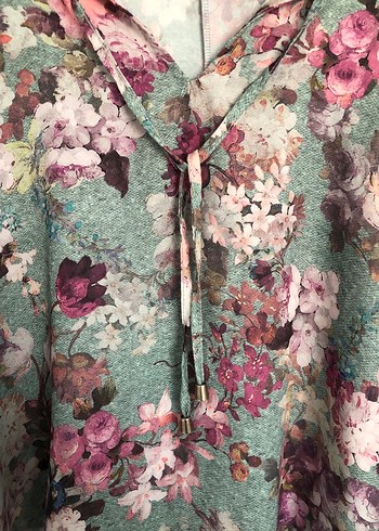 Çiçek Desenli V Yaka Bohem Kadın Bluz - Görsel 2