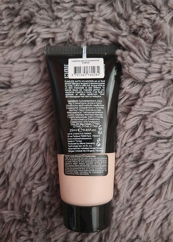 Note Note Flawless Matte Foundation SPF15