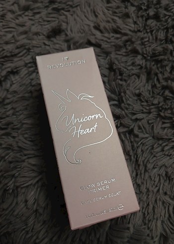 Revolution Unicorn Heart Glow Serum Primer