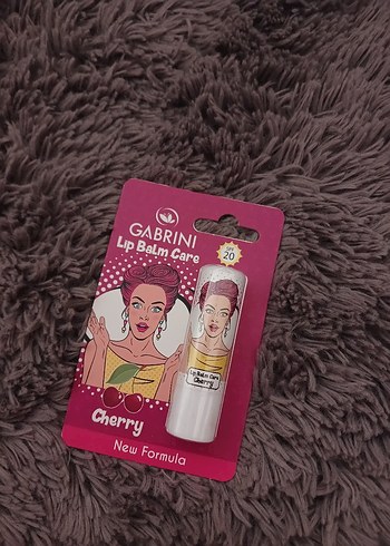 Gabrini Kiraz Aromalı Parlak Dudak Balmı - Görsel 5