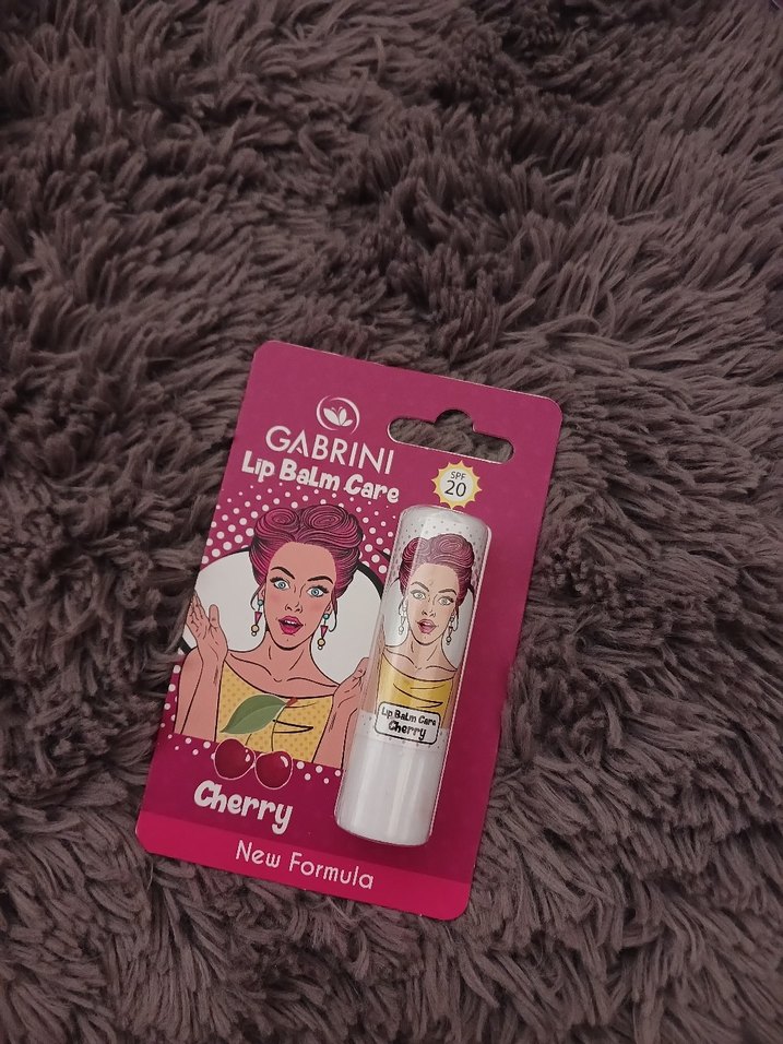 Gabrini Kiraz Aromalı Parlak Dudak Balmı - Görsel 5
