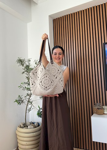 Bej Dantel Detaylı Motifli Çanta