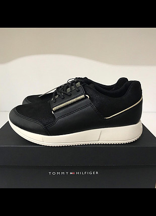 Tommy Hilfiger Tommy Hilfiger 