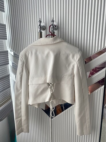 38 Beden Ekru crop ceket