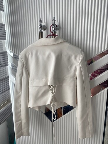 38 Beden beyaz Renk Ekru crop ceket