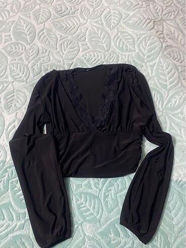 Siyah v yaka dantelli Crop üst