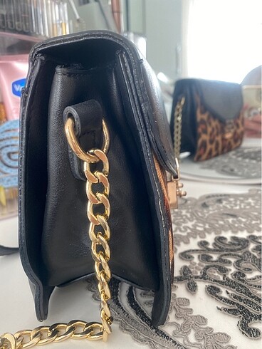  Beden siyah Renk Leopar detaylı çanta