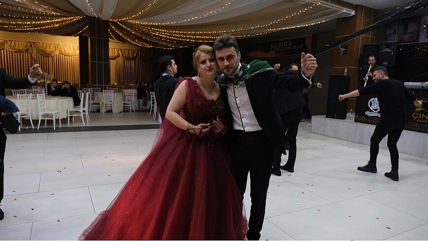 Bordo kendinden simli kına tuvaleti - Görsel 7