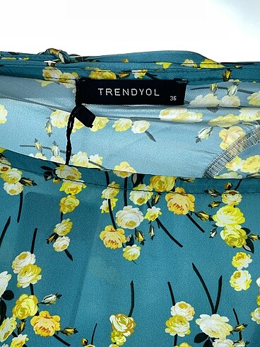 36 Beden çeşitli Renk Trendyol & Milla Kısa Elbise %70 İndirimli.