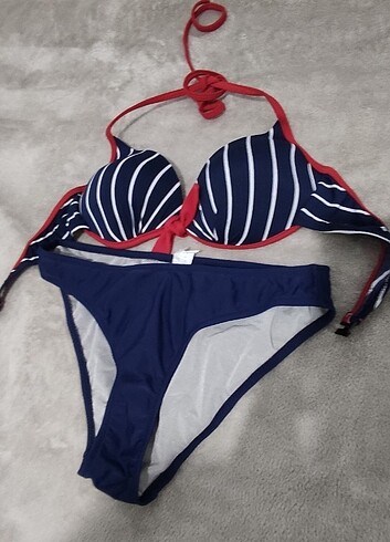 Lacivert bikini 