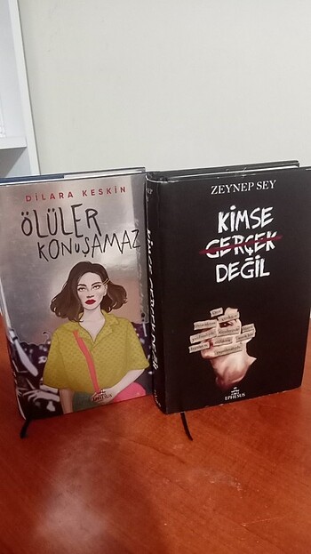 Kimse Gerçek Değil ciltli