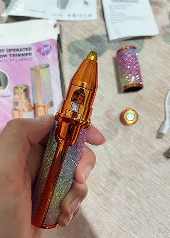 Pembe Renkli 2'si 1 Arada Kaş Düzeltici kaş bıyık alıcı - Görsel 2