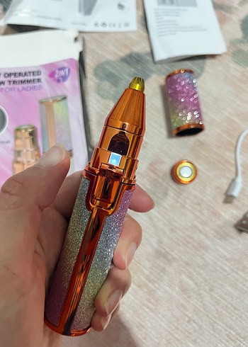 Pembe Renkli 2'si 1 Arada Kaş Düzeltici kaş bıyık alıcı - Görsel 3