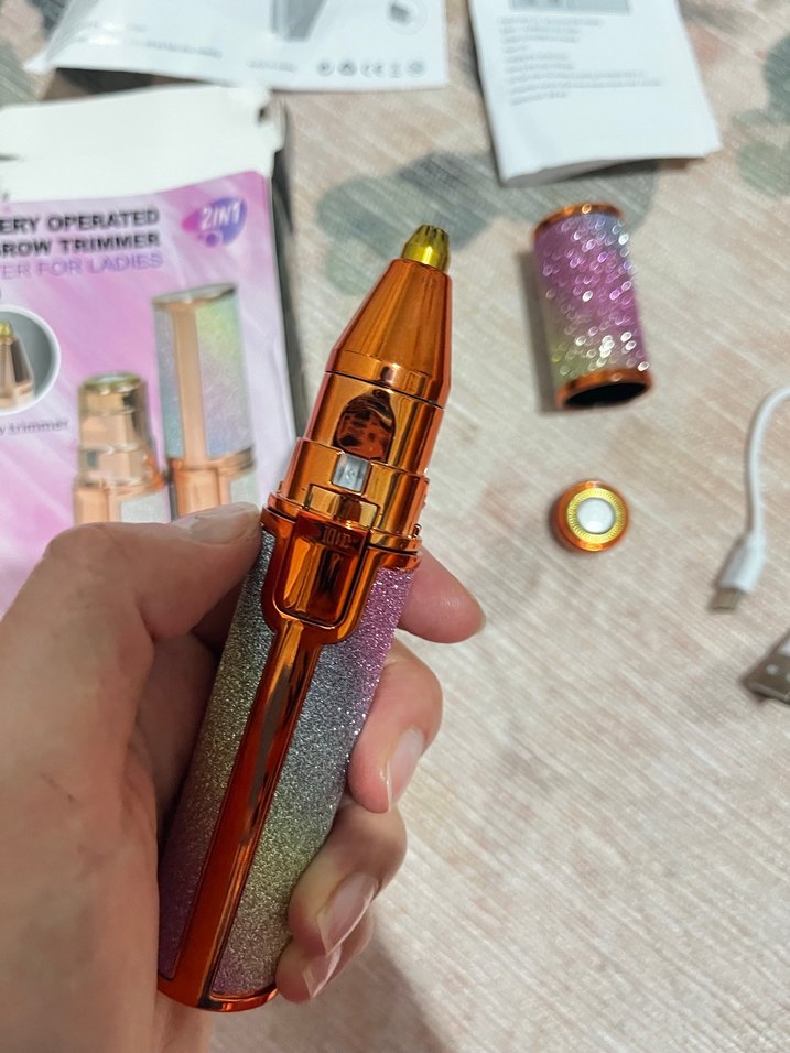 Pembe Renkli 2'si 1 Arada Kaş Düzeltici kaş bıyık alıcı - Görsel 2