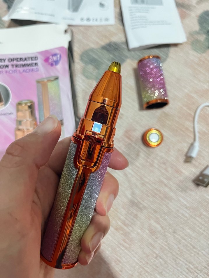 Pembe Renkli 2'si 1 Arada Kaş Düzeltici kaş bıyık alıcı - Görsel 3