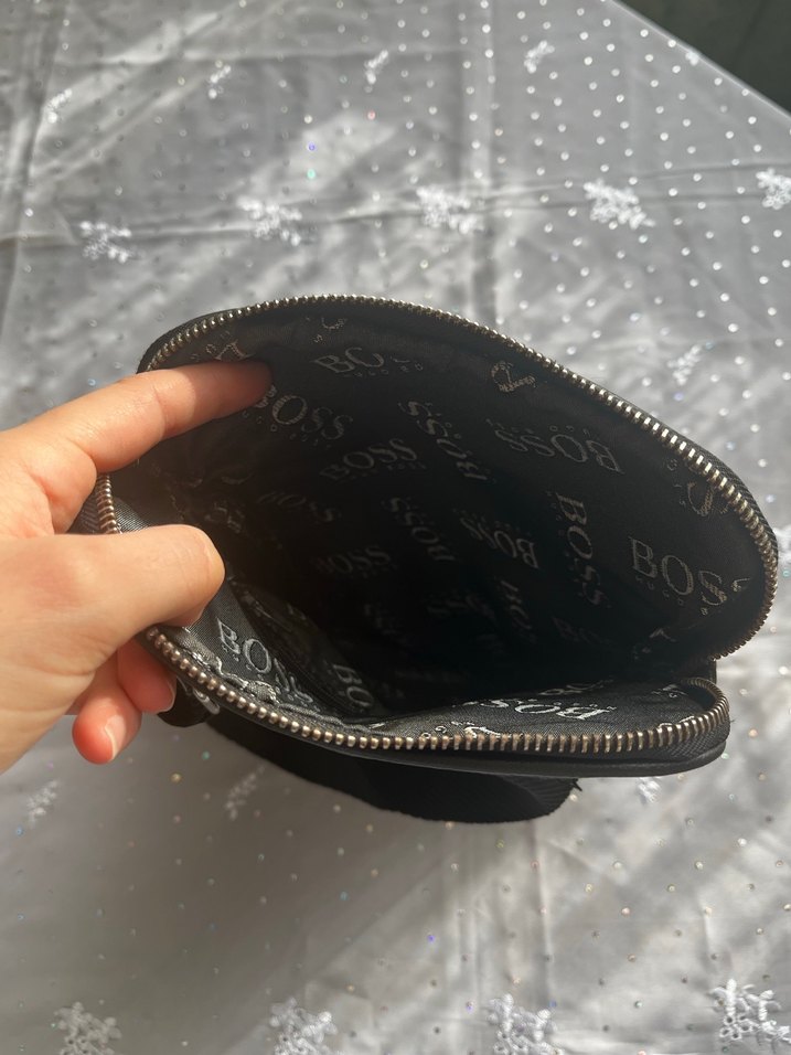 Hugo Boss Siyah Omuz Çantası - Görsel 3