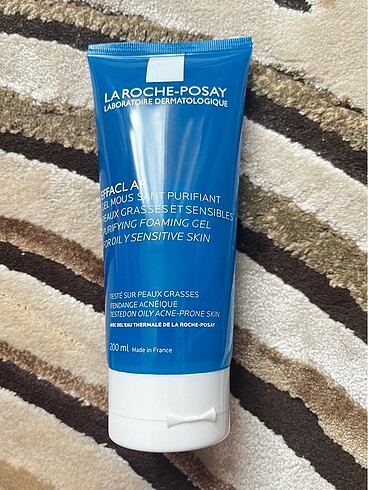 La roche posay yüz yıkama jeli sıfır orjinal ağzı kapalı ürün