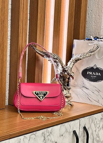 Prada çapraz askılı 