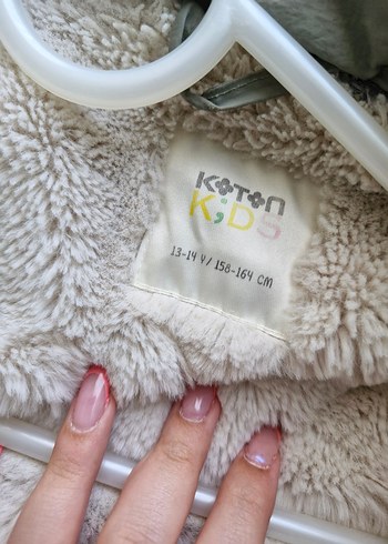 Kız Çocuk Kapüşonlu Suni Kürk Detaylı Kaban - Görsel 4