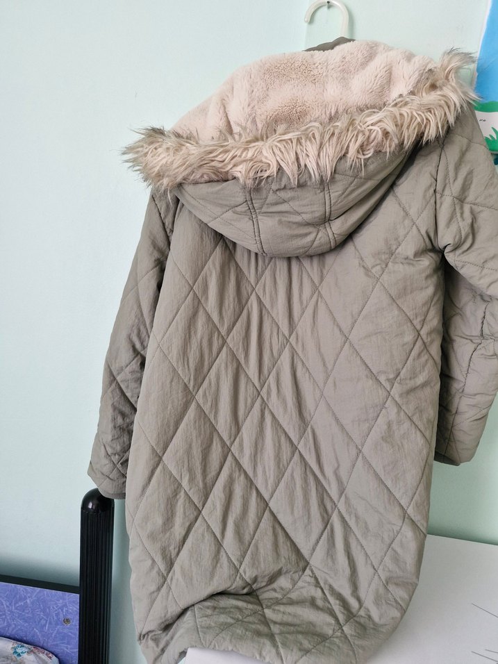 Kız Çocuk Kapüşonlu Suni Kürk Detaylı Kaban - Görsel 3