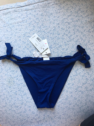 Calzedonia bikini etiketli