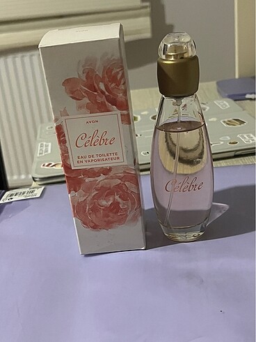 Avon celebre parfüm