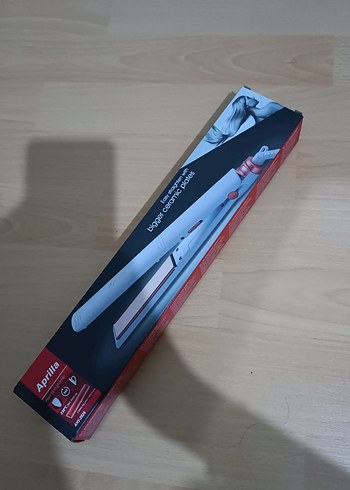 Diğer Aprilla Siyah Saç Düzleştirici