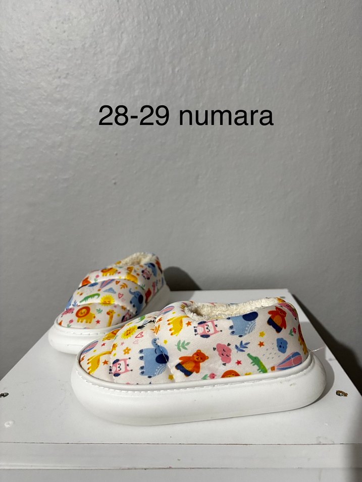 Erkek Çocuk Renkli Sıcak Terlikler - Görsel 2