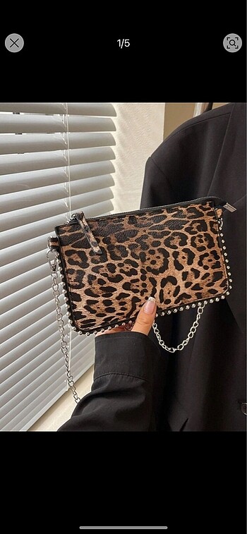 ZARA model clutch